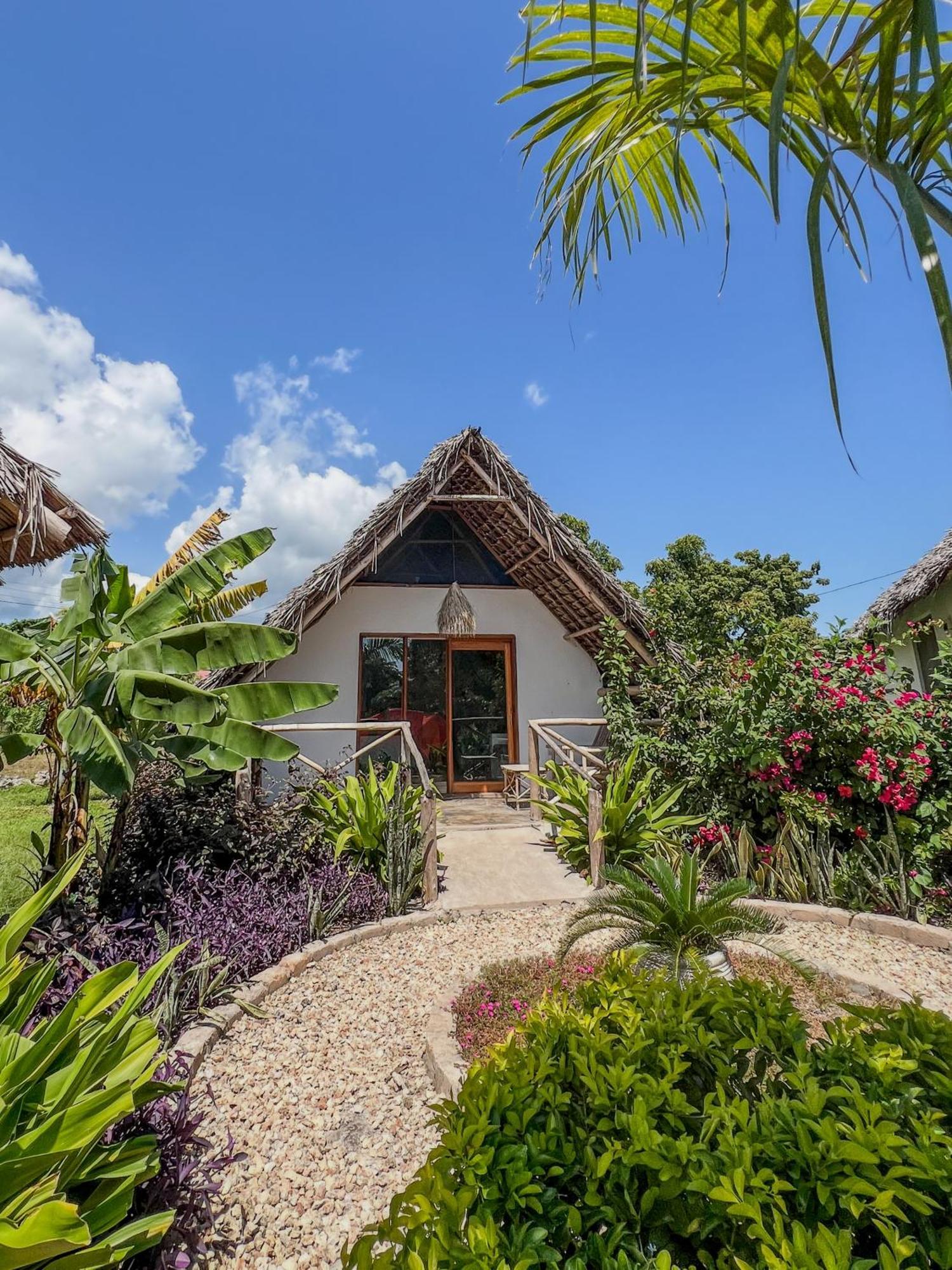 Kokopelli Bungalows Nungwi Bagian luar foto