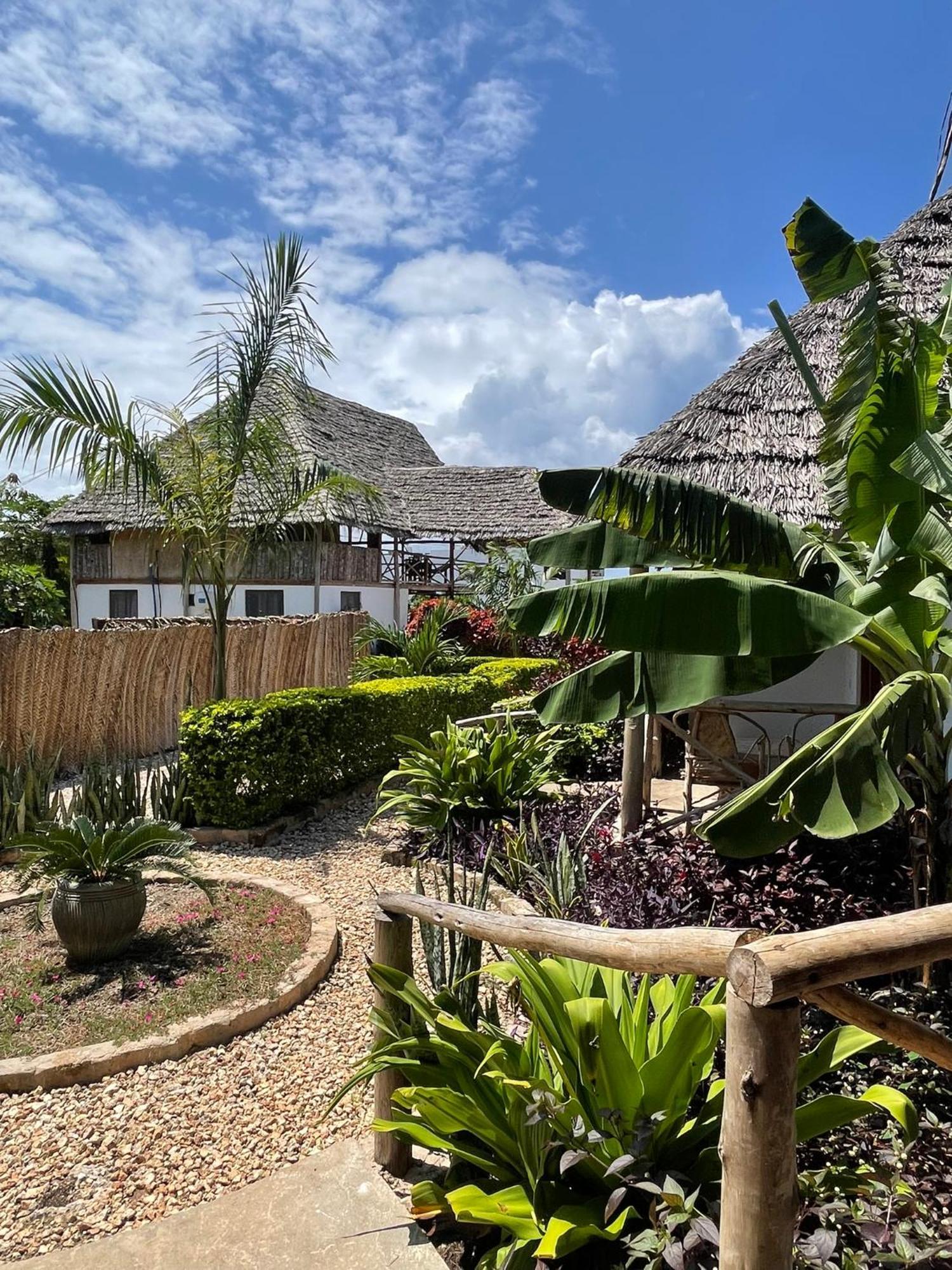 Kokopelli Bungalows Nungwi Bagian luar foto