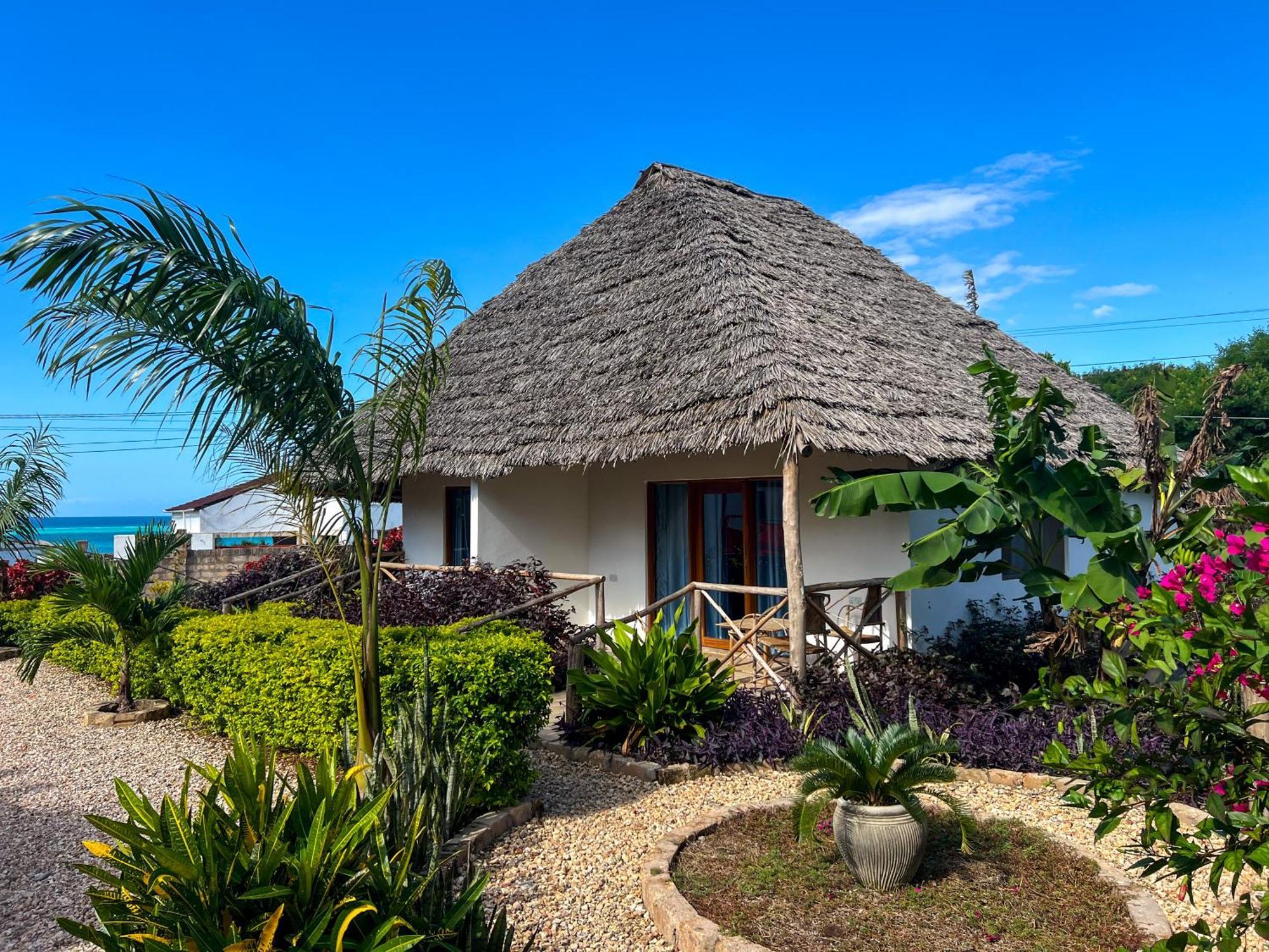 Kokopelli Bungalows Nungwi Bagian luar foto